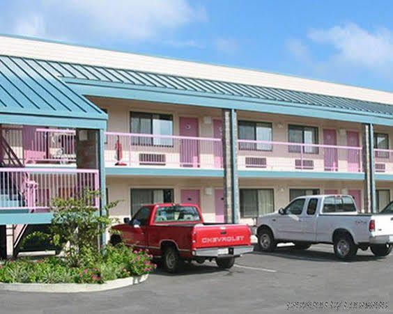 Nola Inn & Suites Новый Орлеан Экстерьер фото