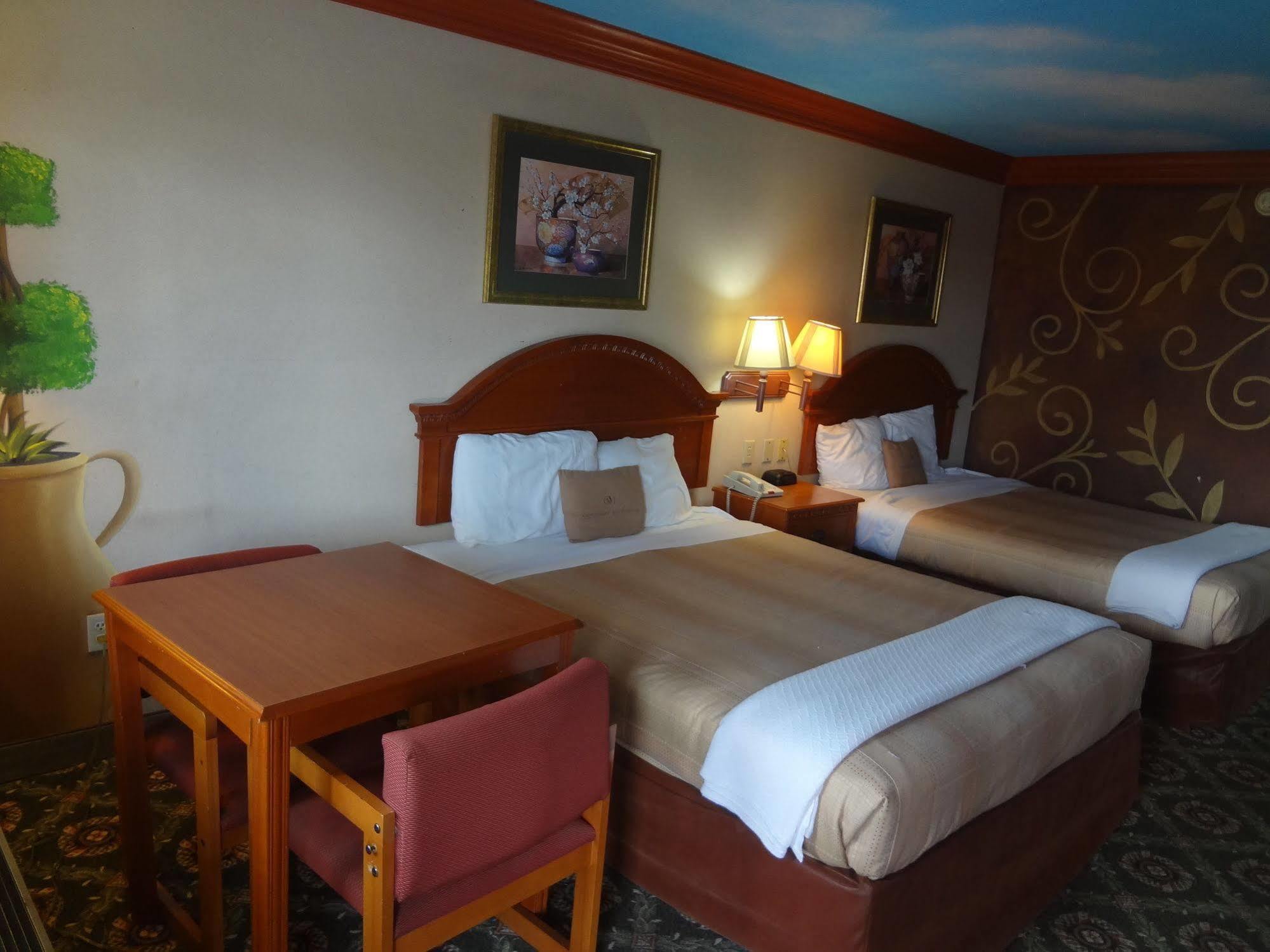 Nola Inn & Suites Новый Орлеан Экстерьер фото
